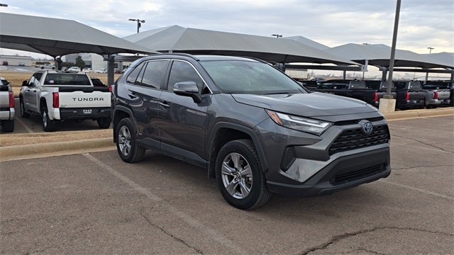 2022 Toyota RAV4 Hybrid XLE