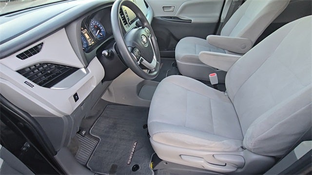 2020 Toyota Sienna L 7 Passenger