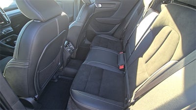 2022 Volvo XC40 R-Design