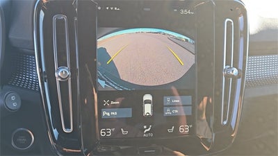 2022 Volvo XC40 R-Design