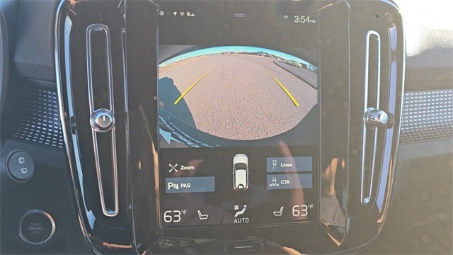 2022 Volvo XC40 R-Design