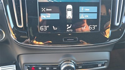 2022 Volvo XC40 R-Design