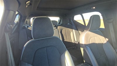 2022 Volvo XC40 R-Design