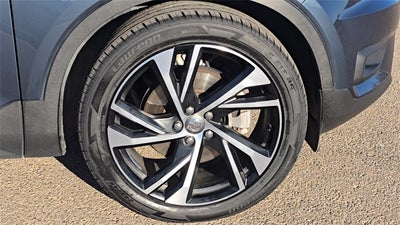 2022 Volvo XC40 R-Design