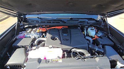 2026 Toyota Tundra i-FORCE MAX Tundra Platinum