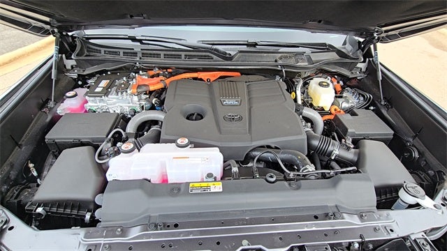 2026 Toyota Tundra i-FORCE MAX Tundra Platinum